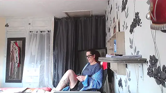 Mistress-Ivy51 online show from 20, 4, 2026