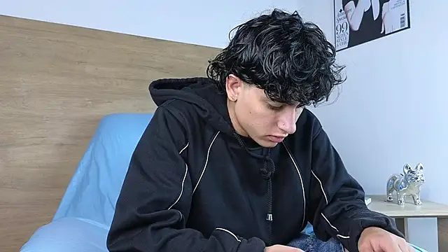 Stiven Benet  online show from 11, 11, 2025