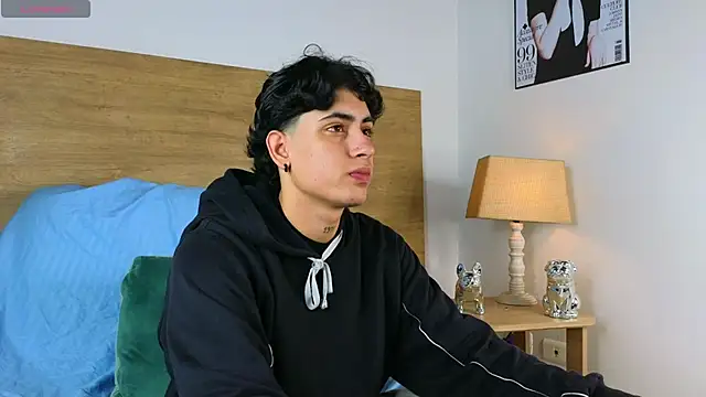 Stiven Benet  online show from 16, 10, 2025