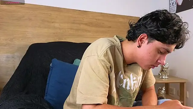 Stiven Benet  online show from 10, 10, 2025