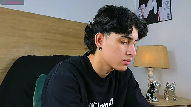 Stiven Benet  online show from 21, 10, 2025