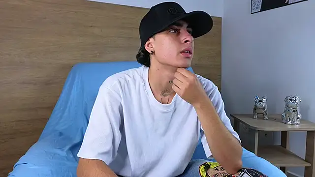 Stiven Benet  online show from 24, 10, 2025