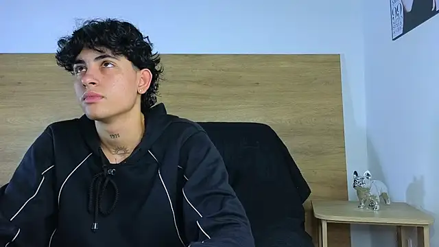 Stiven Benet  online show from 15, 11, 2025