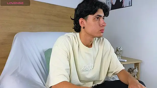 Stiven Benet  online show from 1, 11, 2025