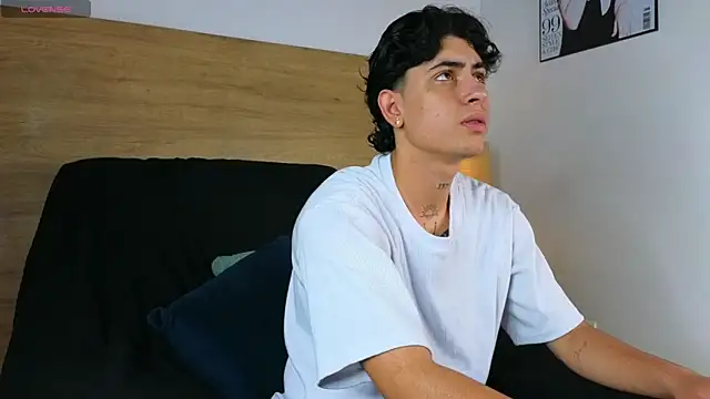 Stiven Benet  online show from 19, 10, 2025