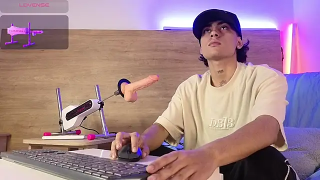 Stiven Benet  online show from 14, 11, 2025