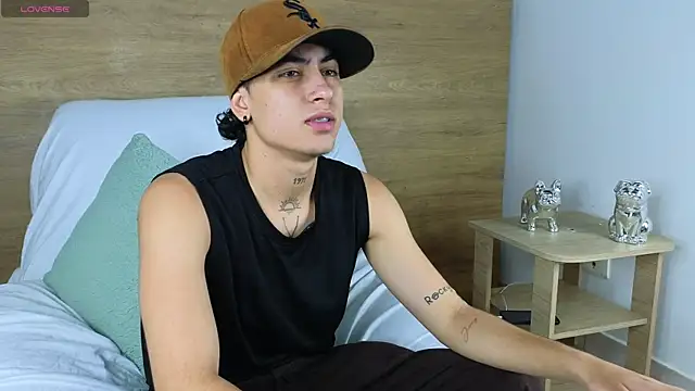 Stiven Benet  online show from 26, 10, 2025