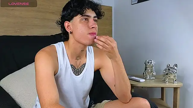 Stiven Benet  online show from 2, 11, 2025