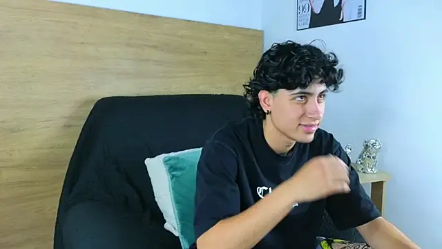 Stiven Benet  online show from 6, 11, 2025