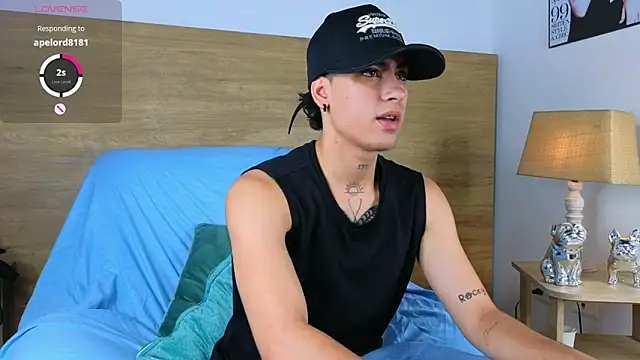 Stiven Benet  online show from 22, 10, 2025