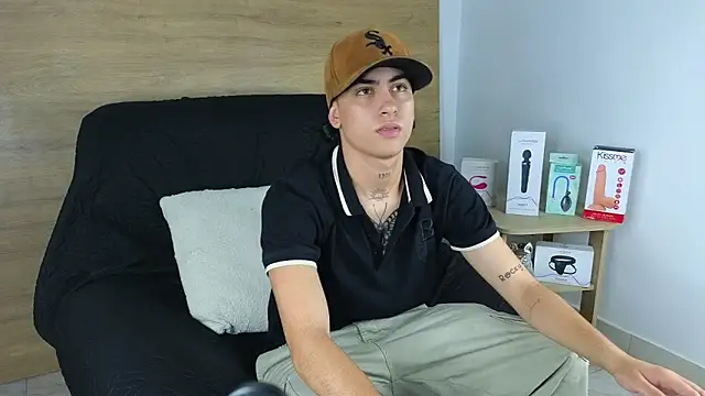 Stiven Benet  online show from 12, 11, 2025