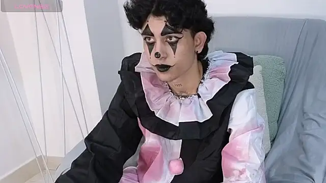 Stiven Benet  online show from 31, 10, 2025