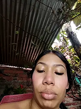 Snapshot of Rous-squir chatting on 1, 12, 2025 Rous-squir online show from 1, 12, 2025