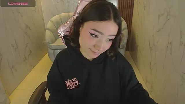 venuss09 s online show from 14, 12, 2025