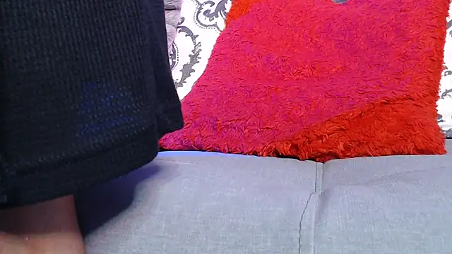 pocahontamoon online show from 18, 4, 2026