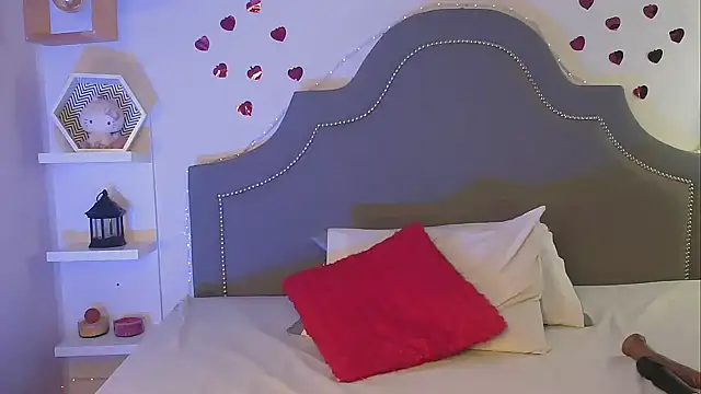 pocahontamoon online show from 5, 12, 2025