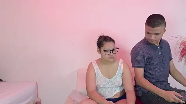 Snapshot of aly_n_sebas chatting on 13, 6, 2026 aly n sebas online show from 13, 6, 2026