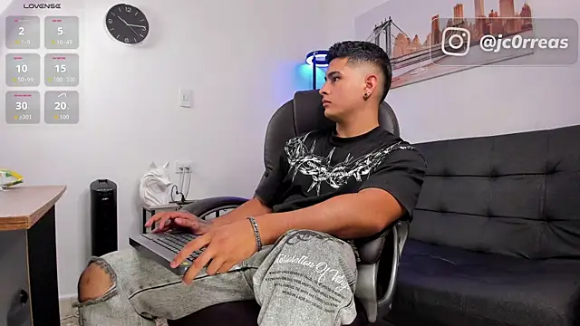  Juanes online show from 27, 10, 2025