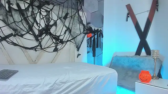 Snapshot of PeterBowel chatting on 31, 10, 2025 PeterBowel online show from 31, 10, 2025