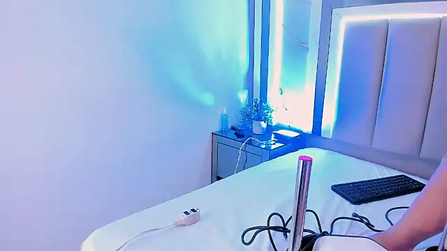 Snapshot of melodycharlotte chatting on 27, 11, 2025 melodycharlotte online show from 27, 11, 2025