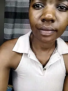 Snapshot of Berryangel03 chatting on 13, 10, 2025 Berryangel03 online show from 13, 10, 2025