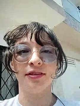 Snapshot of DavidAndClare chatting on 14, 10, 2025 DavidAndClare online show from 14, 10, 2025