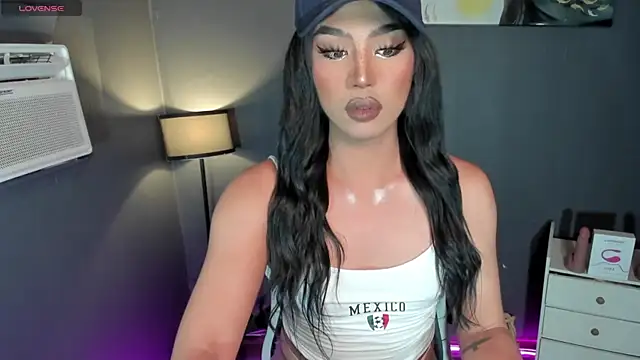 Snapshot of SexGoddess_Seraphina chatting on 17, 10, 2025 SexGoddess Seraphina online show from 17, 10, 2025