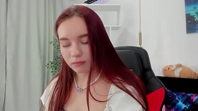 NoraHaynes online show from 20, 10, 2025