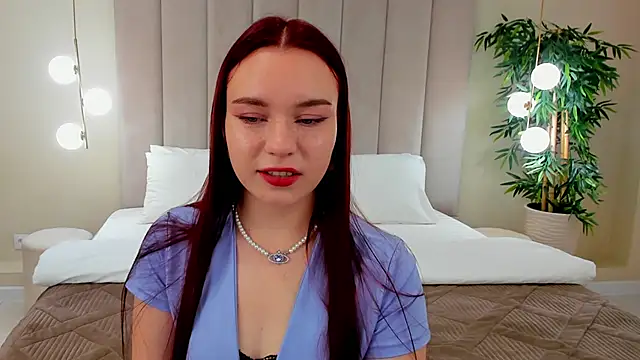 NoraHaynes online show from 12, 9, 2025