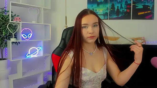 NoraHaynes online show from 14, 10, 2025