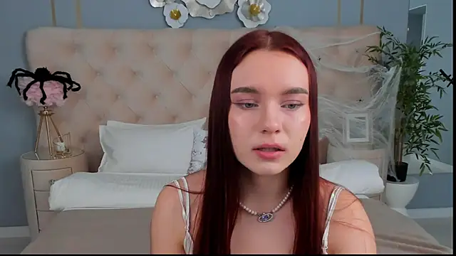 NoraHaynes online show from 3, 11, 2025