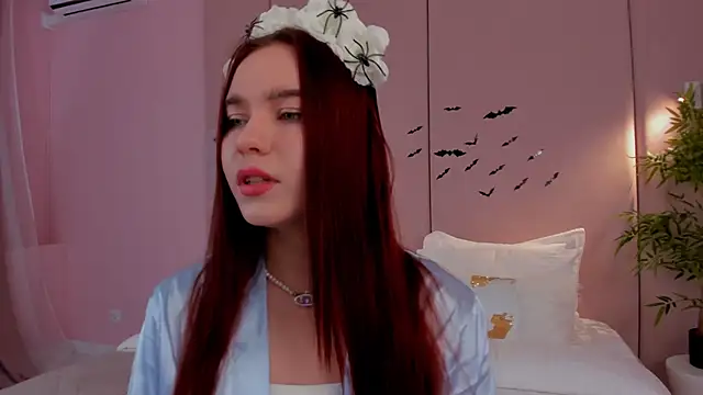 NoraHaynes online show from 27, 10, 2025