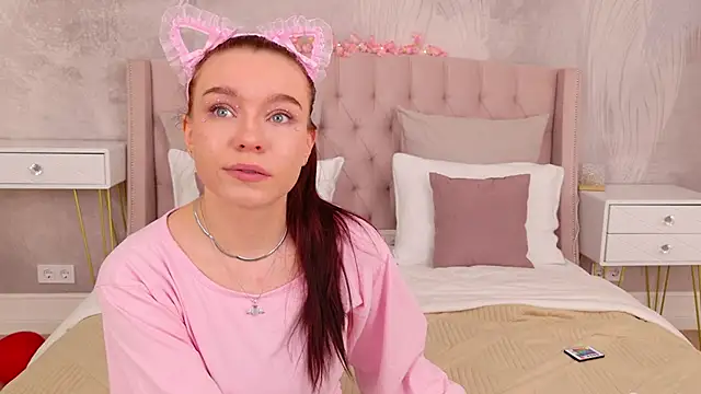 NoraHaynes online show from 19, 2, 2026