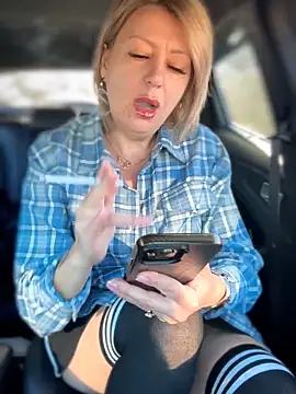 Milena-MilfaXXX online show from 29, 3, 2026