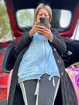 Milena-MilfaXXX online show from 21, 4, 2026