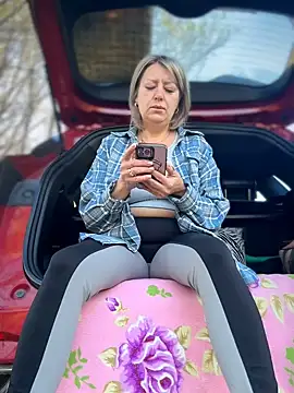 Milena-MilfaXXX online show from 12, 4, 2026