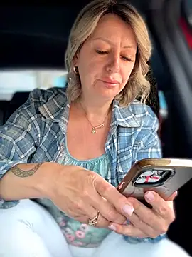 Milena-MilfaXXX online show from 10, 4, 2026