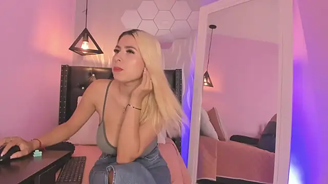 lucia-cute online show from 16, 3, 2026