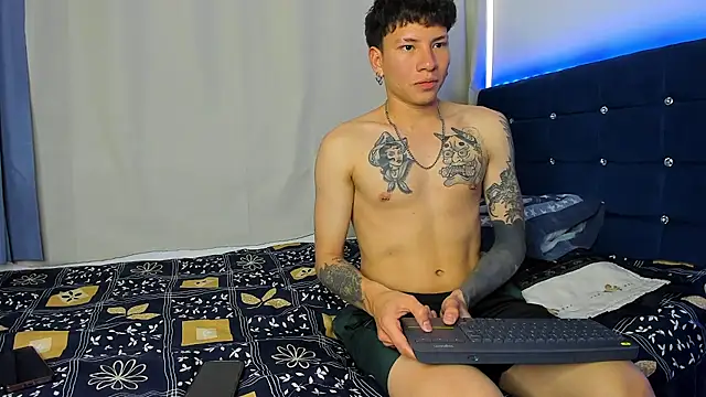 Snapshot of Tatiiana_n_Damiian chatting on 24, 9, 2025 Tatiiana n Damiian online show from 24, 9, 2025