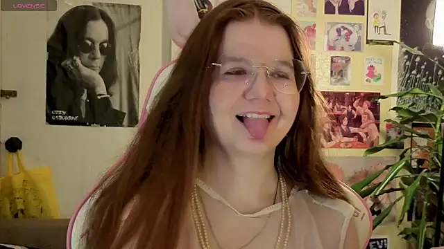 Sienna-Cow online show from 25, 10, 2025