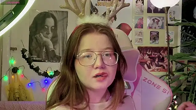 Sienna-Cow online show from 15, 12, 2025