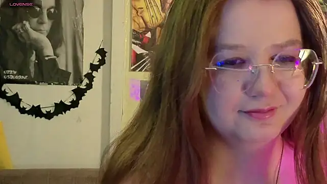 Sienna-Cow online show from 5, 11, 2025