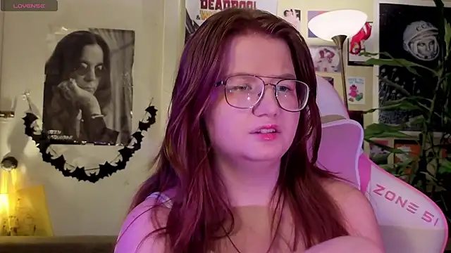 Sienna-Cow online show from 27, 11, 2025