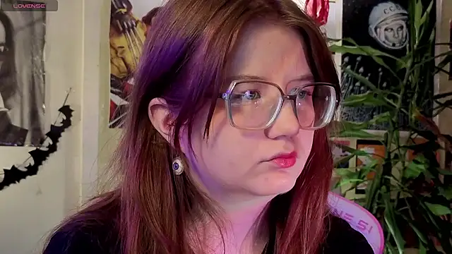 Sienna-Cow online show from 2, 12, 2025