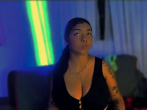 nahomy ryans online show from 14, 11, 2025