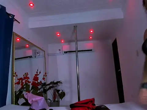 nahomy ryans online show from 19, 11, 2025