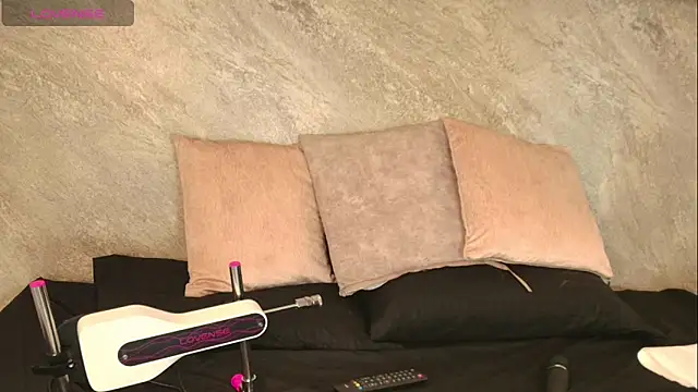 Dixie grey1 online show from 11, 11, 2025