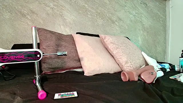 Dixie grey1 online show from 14, 4, 2026