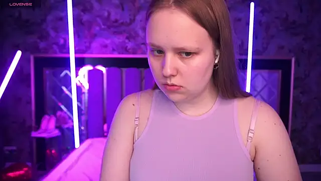 CrystallPaws online show from 8, 4, 2026