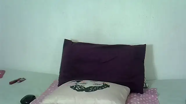 HotSexxy12 online show from 18, 11, 2025